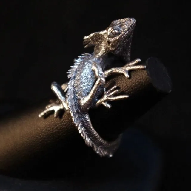 Lizard ring