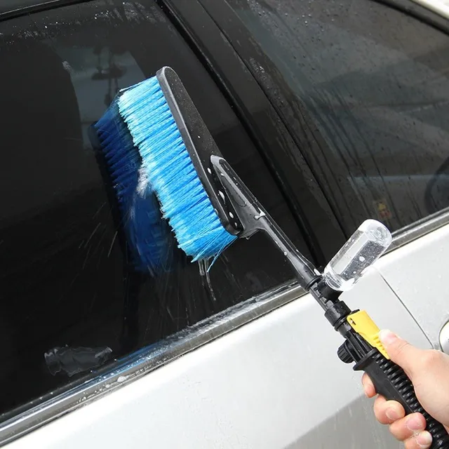 Flow brush for washing cars