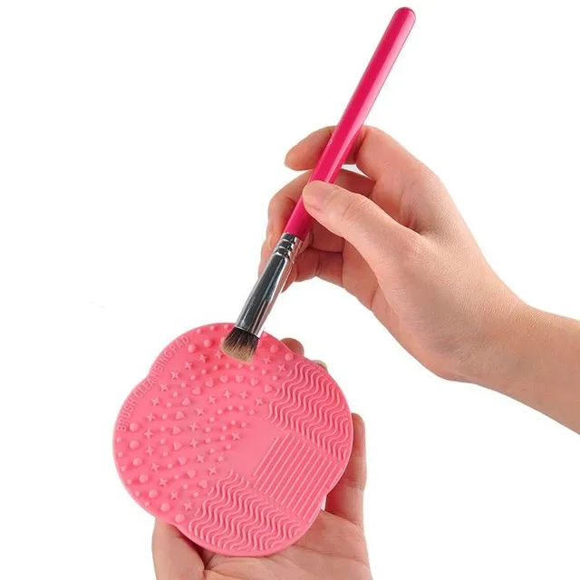 Smaller silicone brush cleaner