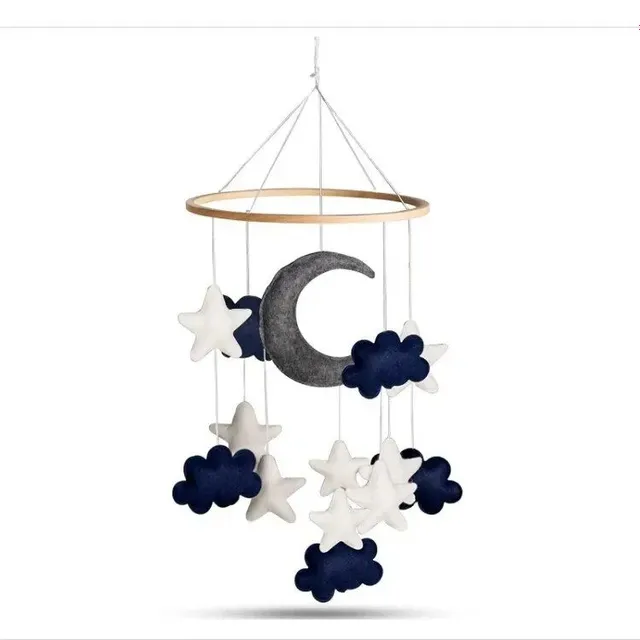 Dřevěná dětská chrastítka s měkkým plstěným motivem medvídka, obláčku, hvězdy a měsíce