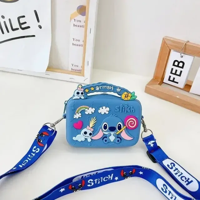 Dievča roztomilé silikónové vrecko cez rameno s motívom populárnej animovanej postavy Stitch