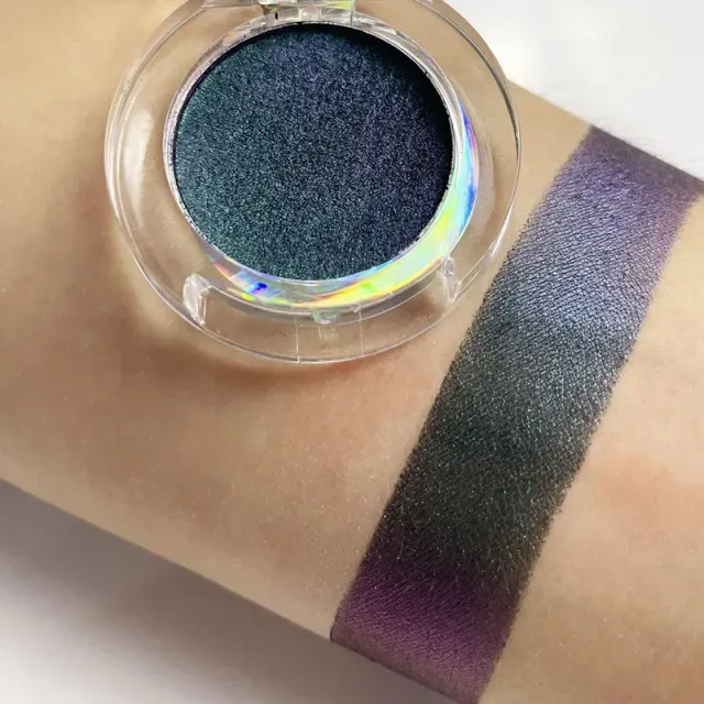 Luxurious metallic eye shadows - changing color when changing angle of light, several color variants