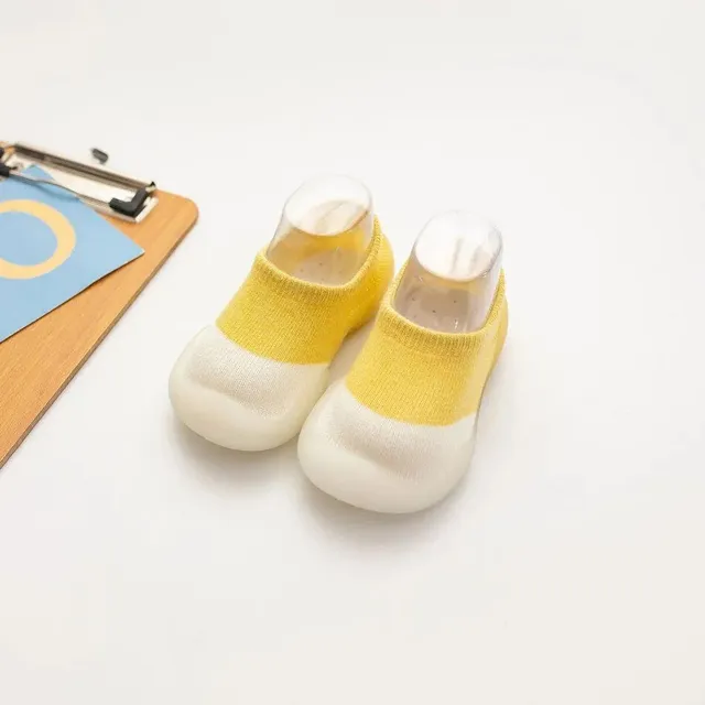 Ponožky pro novorozence a batolata s měkkou podrážkou, hřejivým fleecem a protiskluzovými vlastnostmi pro první krůčky