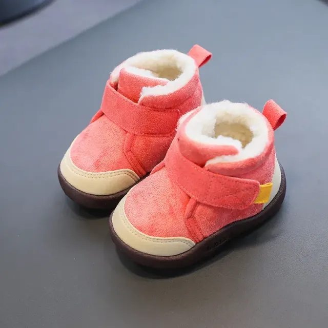 Children's winter shoes for girls with stuffed inside and soft sole