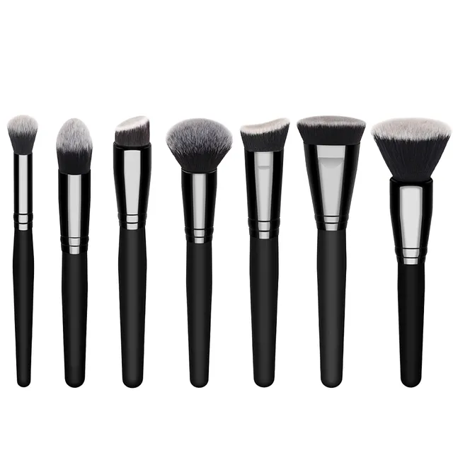 Set of cosmetic brushes 7 pcs