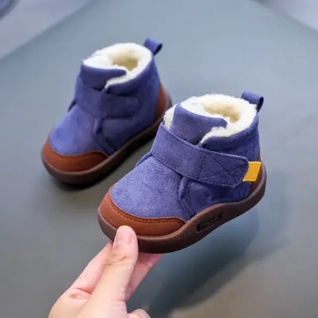 Children's winter shoes for girls with stuffed inside and soft sole