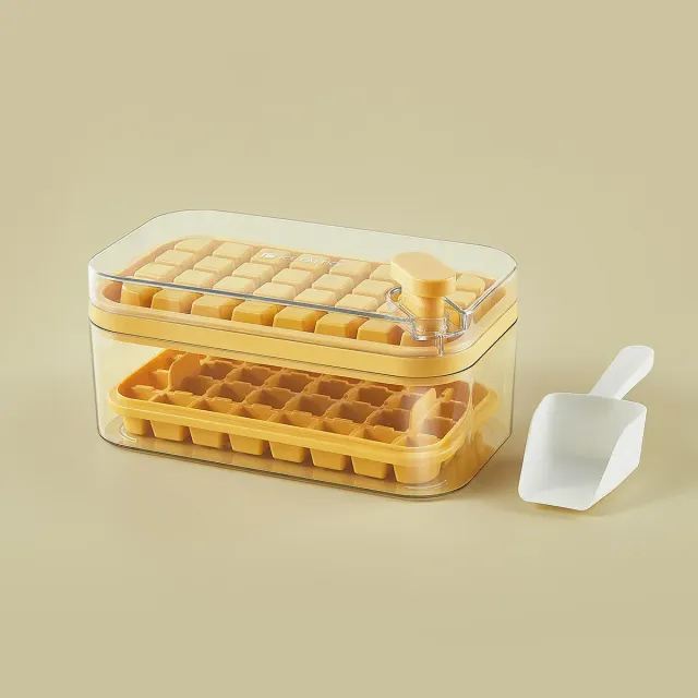 Large ice cube box with 64 compartments and lid for easy ice removal with one click