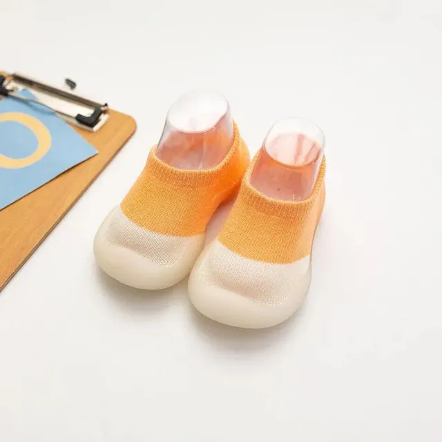 Ponožky pro novorozence a batolata s měkkou podrážkou, hřejivým fleecem a protiskluzovými vlastnostmi pro první krůčky