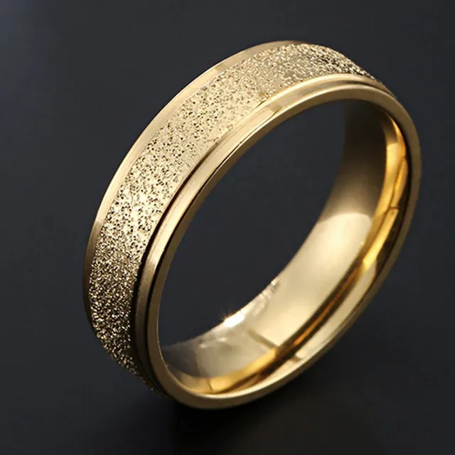 Pánský elegantní prsten - jemný vzor