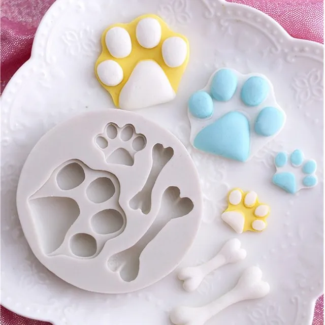 Silicone form of dog paws