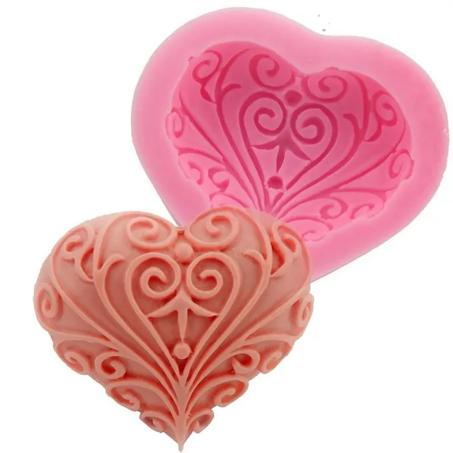 Silicone form of heart with ornament