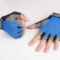 Cycling gloves with anti-slip treatment
