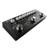 Pedal de efect compact multifuncțional pentru chitară cu amplificator integrat