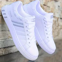 Men's trendy skateboard shoes with striped design, top part of PU leather, wear resistant, anti-slip, laced, for outdoor and leisure activities, street shoes