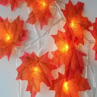 Light chain with maple leaves 150 / 300 cm