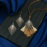 Set of necklaces and earrings in the shape of a diamond EN02