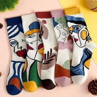 Chaussettes originales avec graphisme abstrait et blocs de couleurs - chaussettes urbaines confortables mi-hauteur pour femmes