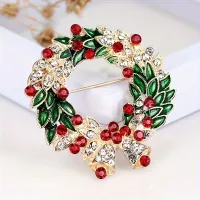 Versatile brooch with Christmas motif - ideal supplement and gift