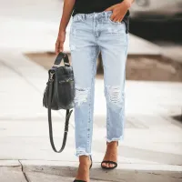 Módne džínsy žien na leto