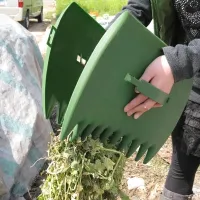 Un set practic de colectoare de frunze și deșeuri cu gheare