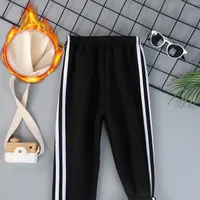 Pantaloni de trening pentru băieți pentru primăvară și toamnă cu fleece moale, dungi pe laterale și croială confortabilă - ideal pentru activități în aer liber.