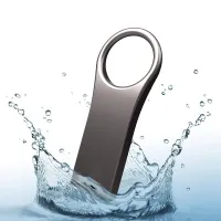 Stick USB 2.0 rezistent la apă