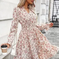 Rochie de damă cu imprimeu floral, croială elegantă cu mâneci lungi și talie elastică