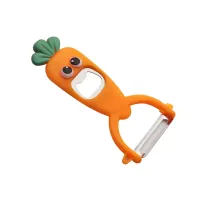 Design zeleninový peeler s zábavnou témou tváre - mrkva, reďkovka, petržlen