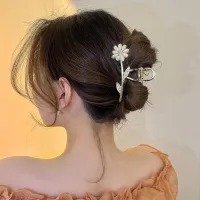 Ladies cute hair clipper with daisy