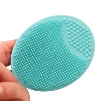 Burete de curățare facială din silicon util în lupta împotriva punctelor negre - mai multe variante de culori
