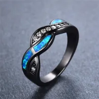 Prsten s modrým ohnivým opálem