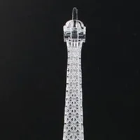 LED lámpa Eiffel-torony formájában