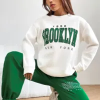 Women's sports two-piece set - sweatshirt with long sleeves and print