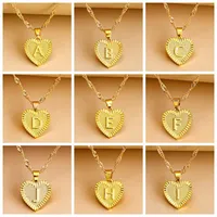 Colier pentru femei cu inițiala în formă de inimă