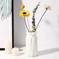 Vază colorată în stil norvegian