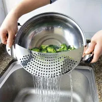 Crescent-shaped stainless steel colander, kitchen sink for vegetables