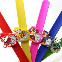 Montre analogique pour enfants avec des motifs des héros de la série Paw Patrol