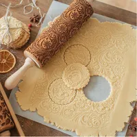 Wałek do ciasta z dekoracyjnym wzorem