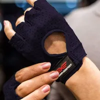 Women's fitness gloves
