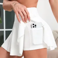 Tennis skirt with a wide ribbon in the waist and a volley line for active movement