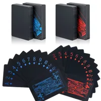 Sada pokerových karet v modré a červené barvě