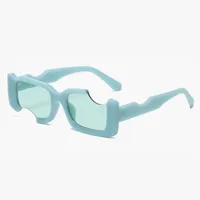 Bite Cuts concave glasses with square frame