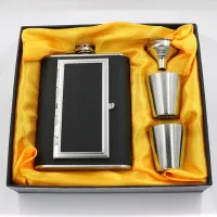 Flaps with cigarette case / 150ml