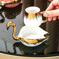 Cana și farfuria elegantă cu lebădă, ceainic ceramic pentru cafea și farfurie, set de mic dejun cu margine aurie, ceainic pentru ceai, ceai de după-amiază, pentru casă, grădină, restaurant și altele, veselă pentru băuturi pentru vară și iarnă