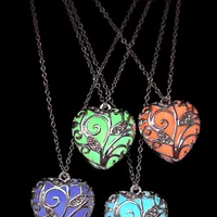Necklace with pendant in heart shape