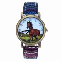 Dětské hodinky s motivem koně