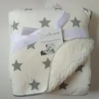 Piękna, miękka łóżeczko dla dziecka © Stars