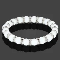 Women's pearl bracelet made of beads