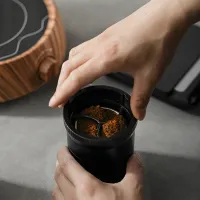 Distribuitor practic pentru moka pot cu înălțime reglabilă pentru un extract perfect din cafea