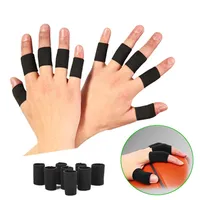Retractable sports bandage for fingers